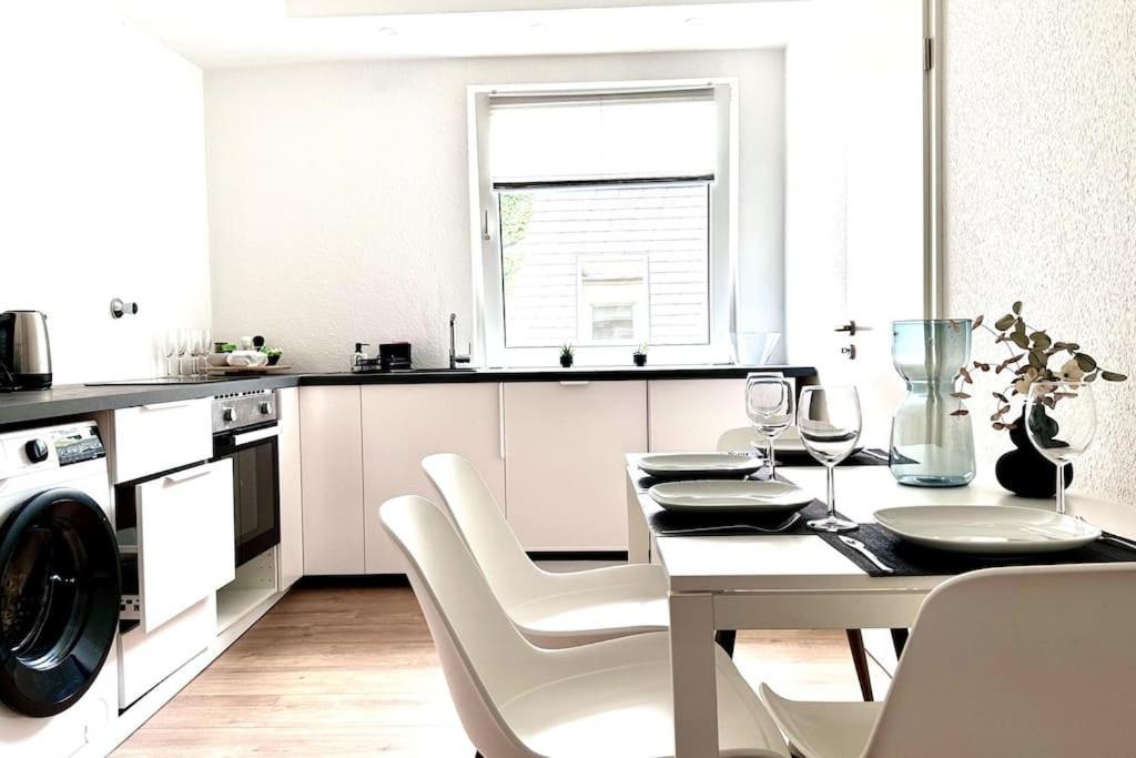 Moderne Wohnung In Stadionnaehe Mit Parkplatz Dortmund Luaran gambar